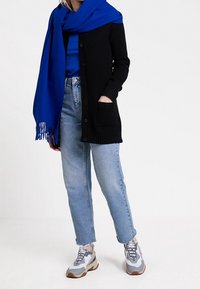QS Strickjacke - black
