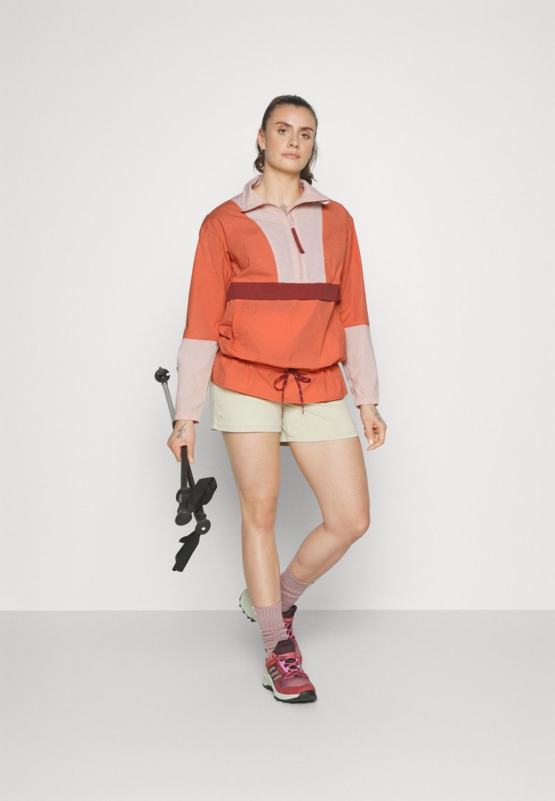 Columbia BOUNDLESS TREK ANORAK - Parka - faded peach/ dusty pink/ beetroot