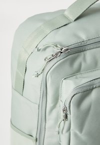 Nike Performance UTILITY SPEED - Tagesrucksack - jade horizon/jade horizon/oil green