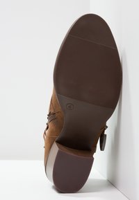 Dorothy Perkins Botines camperos - brown