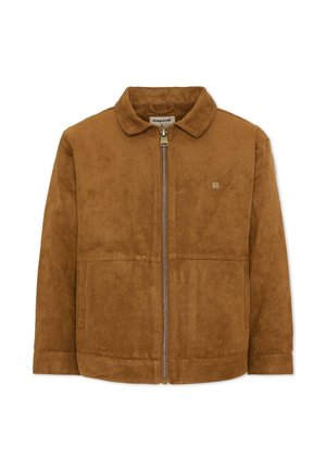 Giacca in camoscio marrone con colletto, cerniera frontale, maniche lunghe e tasche laterali, mostrata su sfondo bianco.