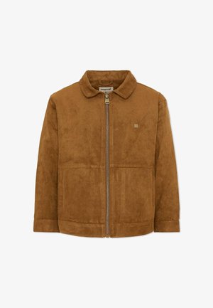 Bruine suède jas met kraag, ritssluiting aan de voorkant, lange mouwen en zijzakken, afgebeeld op een witte achtergrond.