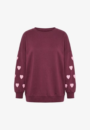 Dunkelroter Langarm-Sweatshirt mit Rundhalsausschnitt und pinken Herzmustern, die entlang beider Ärmel verlaufen, mit gerippten Bündchen und Bund.