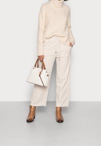 OPUS Jumper - off-white