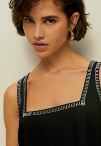Next SQUARE NECK  - Denní šaty - black
