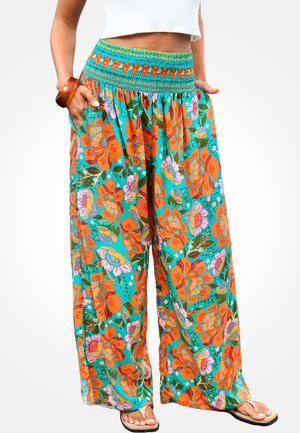 Pantaloni a gamba larga floreali in turchese con vivaci fiori arancioni e rosa, dotati di vita arricciata e tasche laterali.