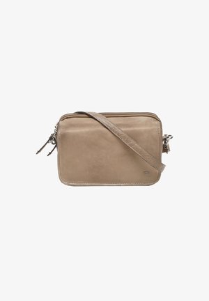Beige leren crossbody tas met een gladde textuur, ritssluiting en een verstelbare schouderband. Bevat subtiele stiksels en een merklogo.