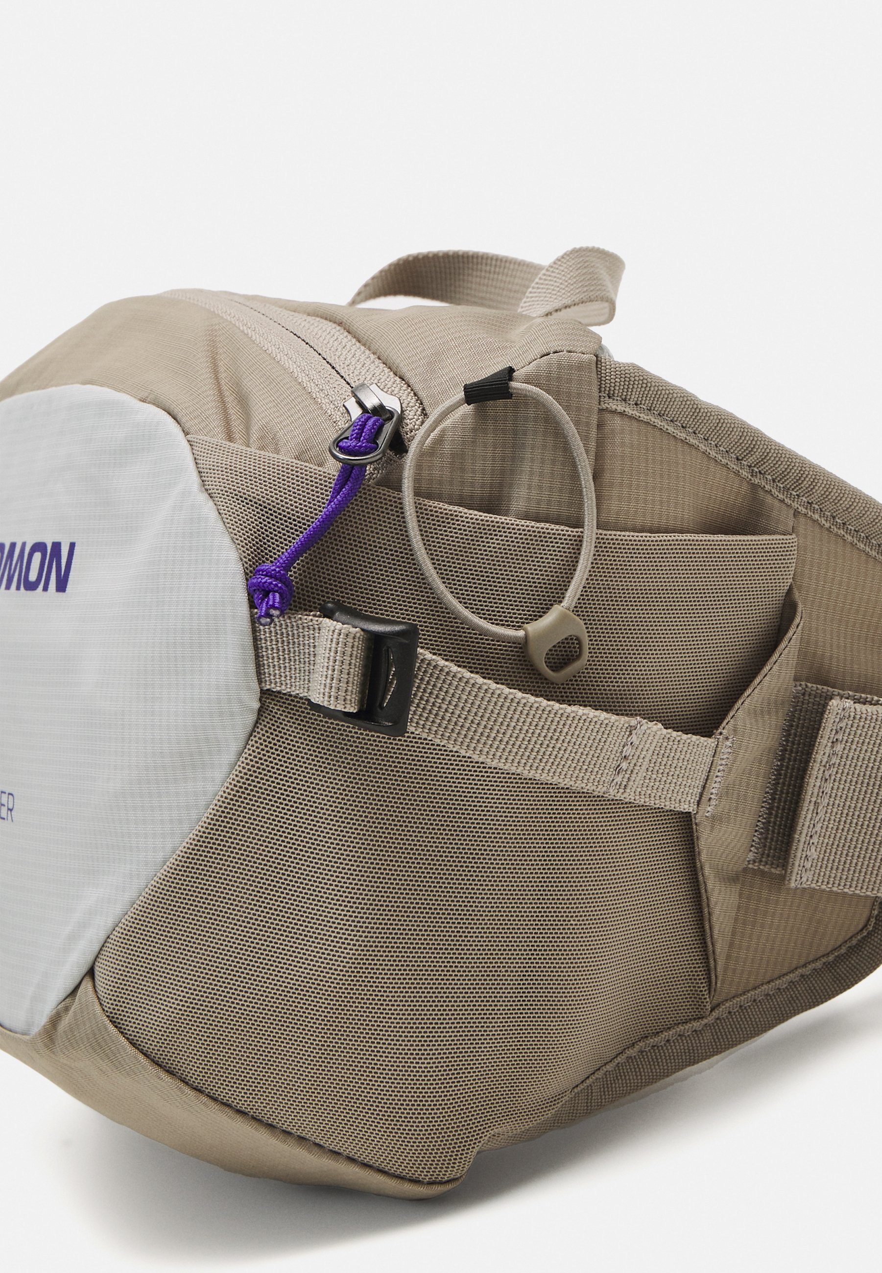 バッグ・カバンその他 Salomon Trailblazer belt vintage khaki glacier grey LC218390 Salomon TRAILBLAZER BELT - Unisex waist bag | SPORTISIMO.COM