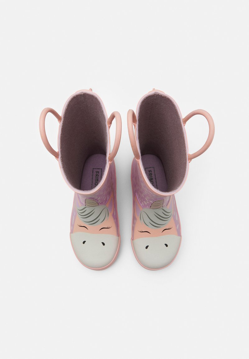 Bottes de pluie en caoutchouc roses avec un design de visage de dessin animé, texture lisse et deux poignées pour un enfiler facile. Intérieur doublé de tissu doux.