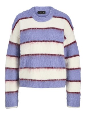 Gebreide trui met zachte structuur, in lavendel, wit en dunne donkerrode horizontale strepen, met een ronde hals.