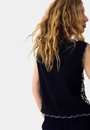 Marks & Spencer, MONOTONE, mleczny