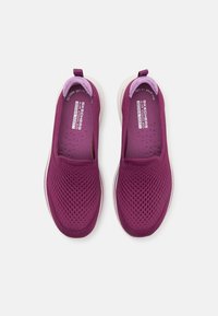 Skechers GO WALK - Sapatos sem atacadores - plum