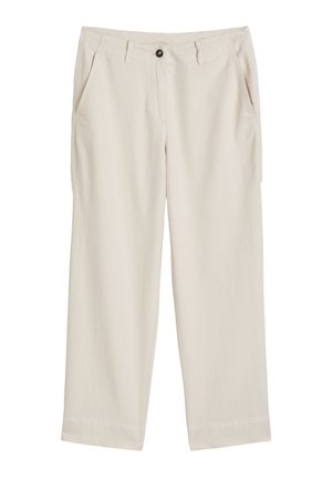Beige rechte broek met riemlussen, knoop- en ritssluiting aan de voorkant, en twee zijzakken.