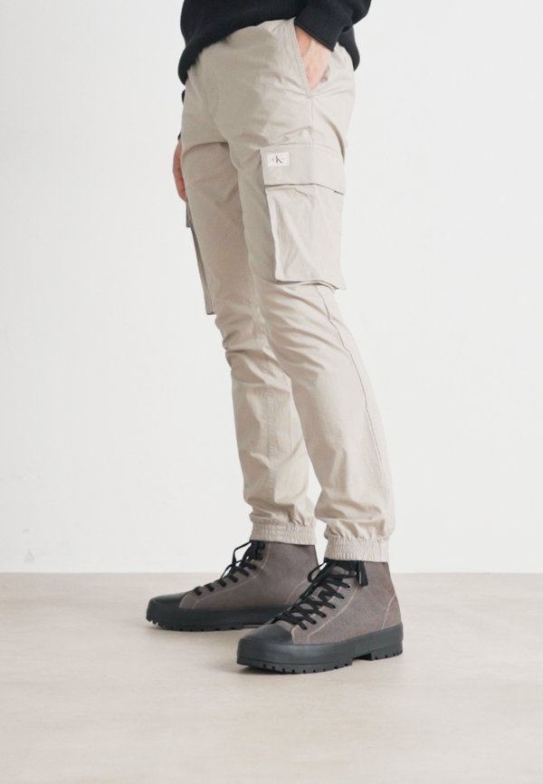 Cargo trousers - atmosphere2