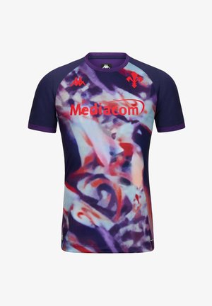 Maillot de sport à manches courtes violet et bleu marine avec logo rouge "Mediacom", logos Kappa et motif tourbillonnant abstrait à l'avant.