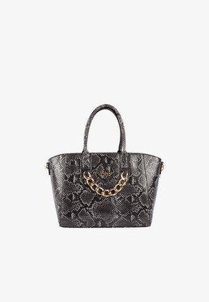 Zwarte nep slangenhuid handtas met een gestructureerde vorm, voorzien van twee handvatten en een gouden kettingaccent. Textuuroppervlak met een subtiel patroon.
