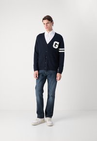 GANT VARSITY CARDIGAN - Cardigan - evening blue