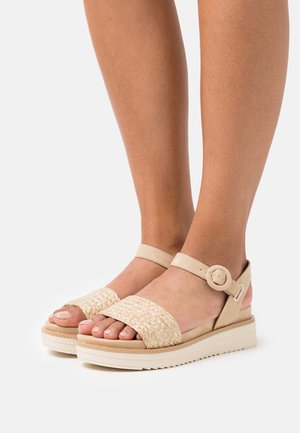 Platform sandals - almond