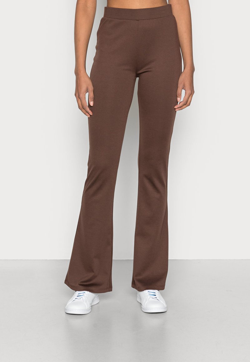 Pieces PCOTINE FLARED PANTS - Calças - chicory coffee