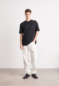 Calvin Klein Jeans CITY GRID MAP TEE - Camiseta estampada - black