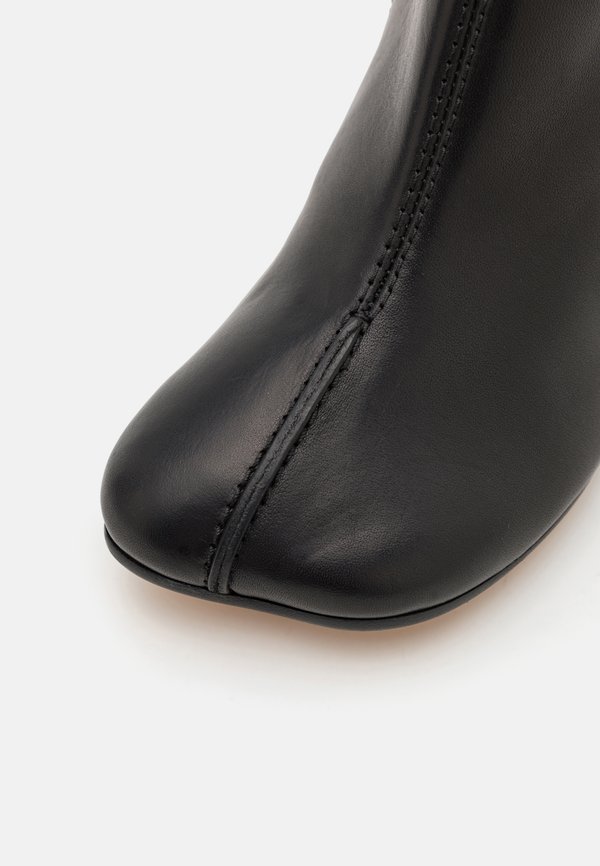BOOT - Classic ankle boots2