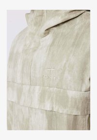 Sélectionné, khaki clair