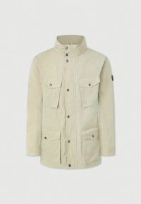 Beige jacka med hög krage, framknäppning med knappar, två bröstfickor och två nedre fickor. Slät tyg med en minimalistisk design.