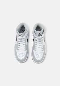Jordan AIR JORDAN 1 MID - Sapatilhas de cano alto - grey fog/black/white