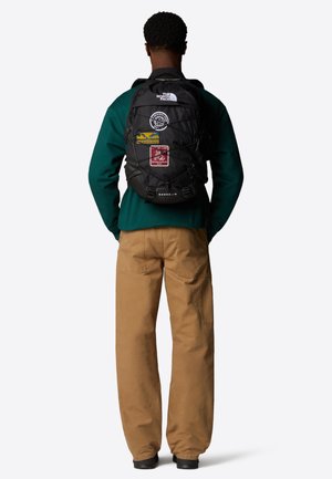 Backpack - tnf black u borealis patch tnf white