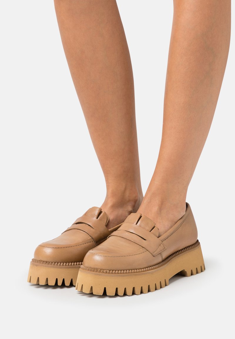 Copenhagen Shoes MAKE WAVES Slipper camel Zalando.de