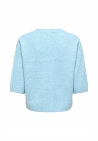 Pull bleu clair à manches courtes avec un col rond, vu de dos, présentant une texture en maille douce ainsi qu'un ourlet et des poignets côtelés.