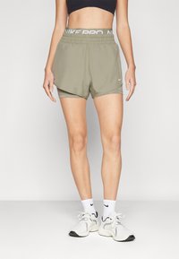 Nike Performance - SHORT - Lühikesed kaks-ühes jooksupüksid - light army/khaki/white Väikepilt 1