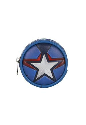 Monedero circular azul con un destacado diseño de estrella blanca, acentos en rojo y azul oscuro, hecho de material sintético, con un zipper plateado.