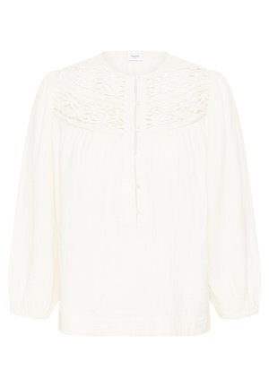 Blusa blanca de manga larga con canesú de encaje, escote redondo y tapeta frontal con botones.