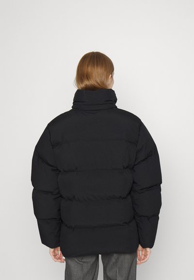 Holzweiler BESSEGGEN JACKET - Dūnu jaka - black