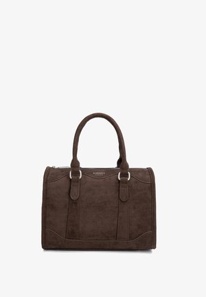 Bruine suède handtas met dubbele handvatten, zilveren gespsdetails, en een bovenste ritssluiting, met het merk "DIANA&CO FIRENZE" in het midden aan de voorkant.