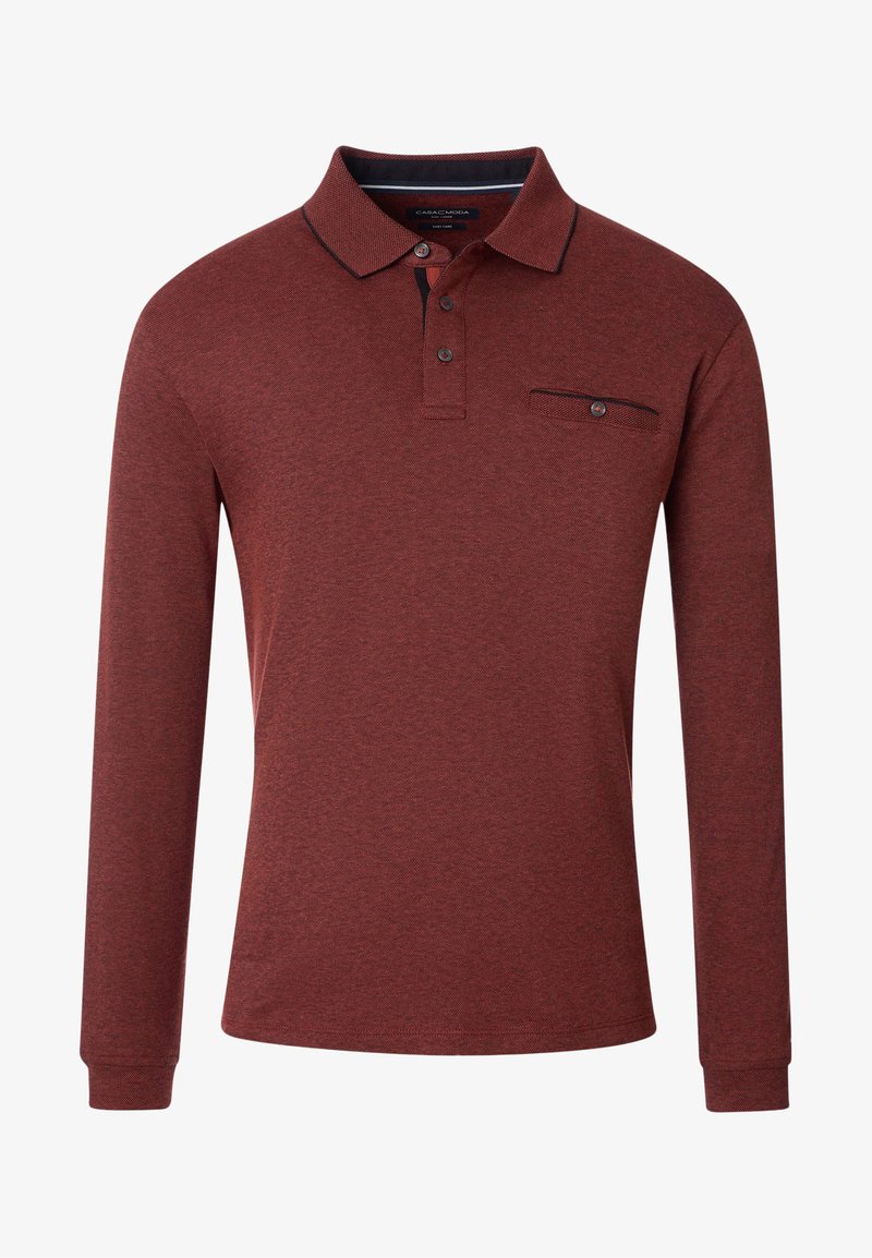 Langarm-Polohemd in Dunkelrot, mit strukturiertem Stoff, Kragen, drei-Knopf-Leiste und einer kleinen Brusttasche mit Knopf.