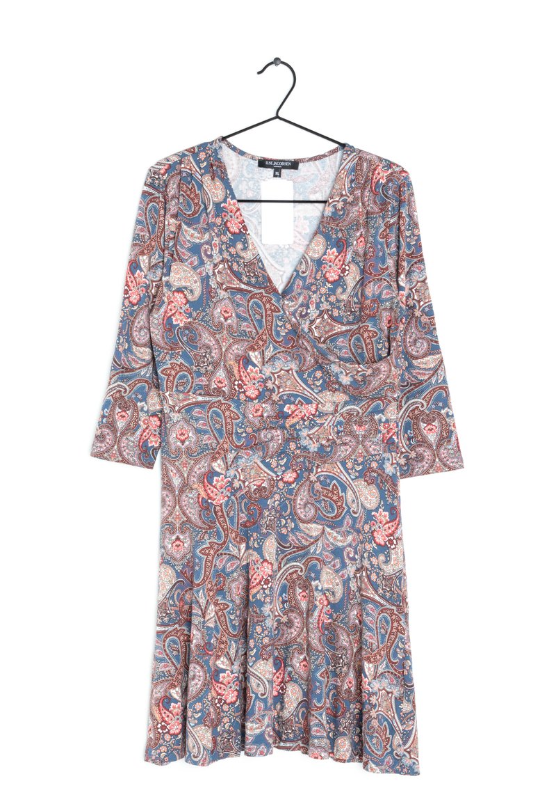 Kukapa paisley jakak sinilai bulu, panga lan krim. Nggawa lengan telu-papat lan rok melengkung. Digawe saka kain alus.