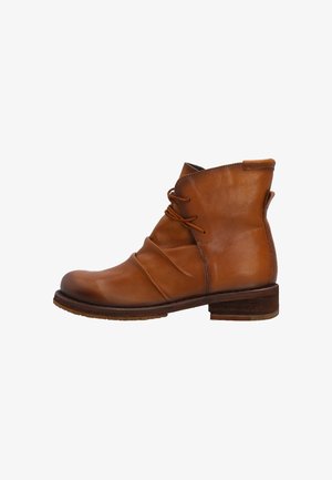 Bruine leren enkelboot met een ronde neus, Gegarandeerd ontwerp en een lage gestapelde hak. Inclusief een vetersluiting aan de voorkant.