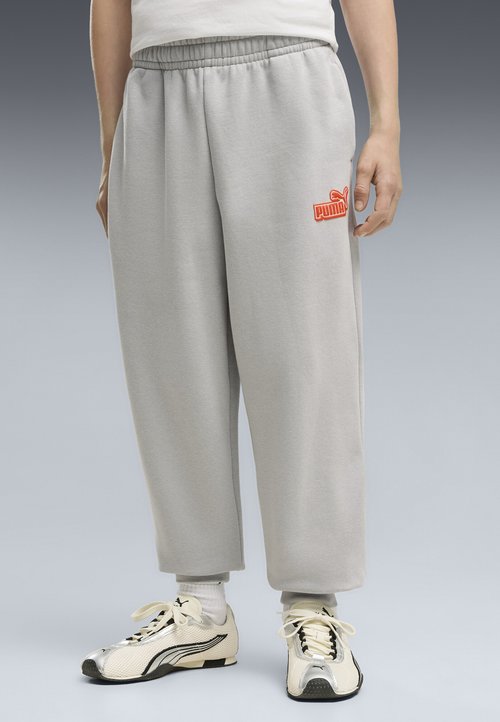 PUMA ESSENTIALS LOGO LAB RELAXED JOGGINGHOSE - Tracksuit bottoms - gray echo — foto 2