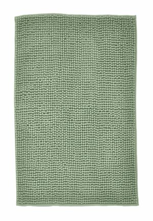 Alfombrilla de baño rectangular verde texturizada con puntos de hilo en bucle densamente agrupados y bordes rectos sobre un fondo blanco.