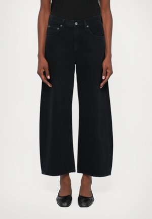 LOW CURVE JEAN CROP - Wide leg - black denim