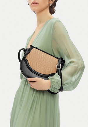 DeeZee, DEEZEE HANDBAG DZE-S-003-07 - Håndtasker - black