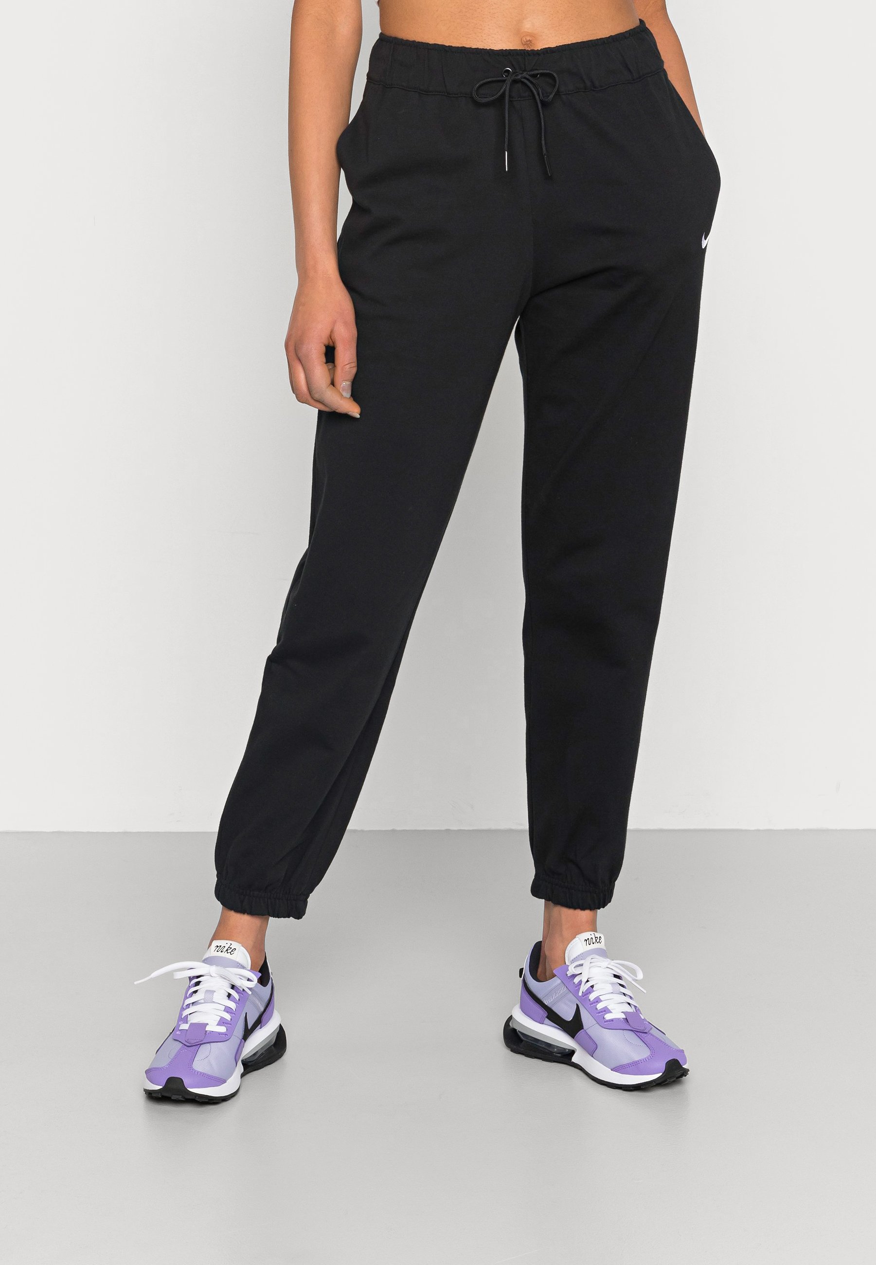 SURVETEMENT NIKE SPORTSWEAR (Black) Taille L