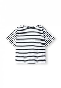 Camiseta de rayas con mangas cortas, con rayas horizontales negras sobre un fondo blanco. Hecha de algodón suave, de corte relajado y con cuello redondo.