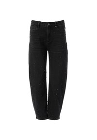 Juodi džinsai su laisvu siluetu, papuošti mažomis dekoratyvinėmis karoliukais visame paviršiuje. Tradicinis penkių kišenių dizainas ir užtrauktukas.