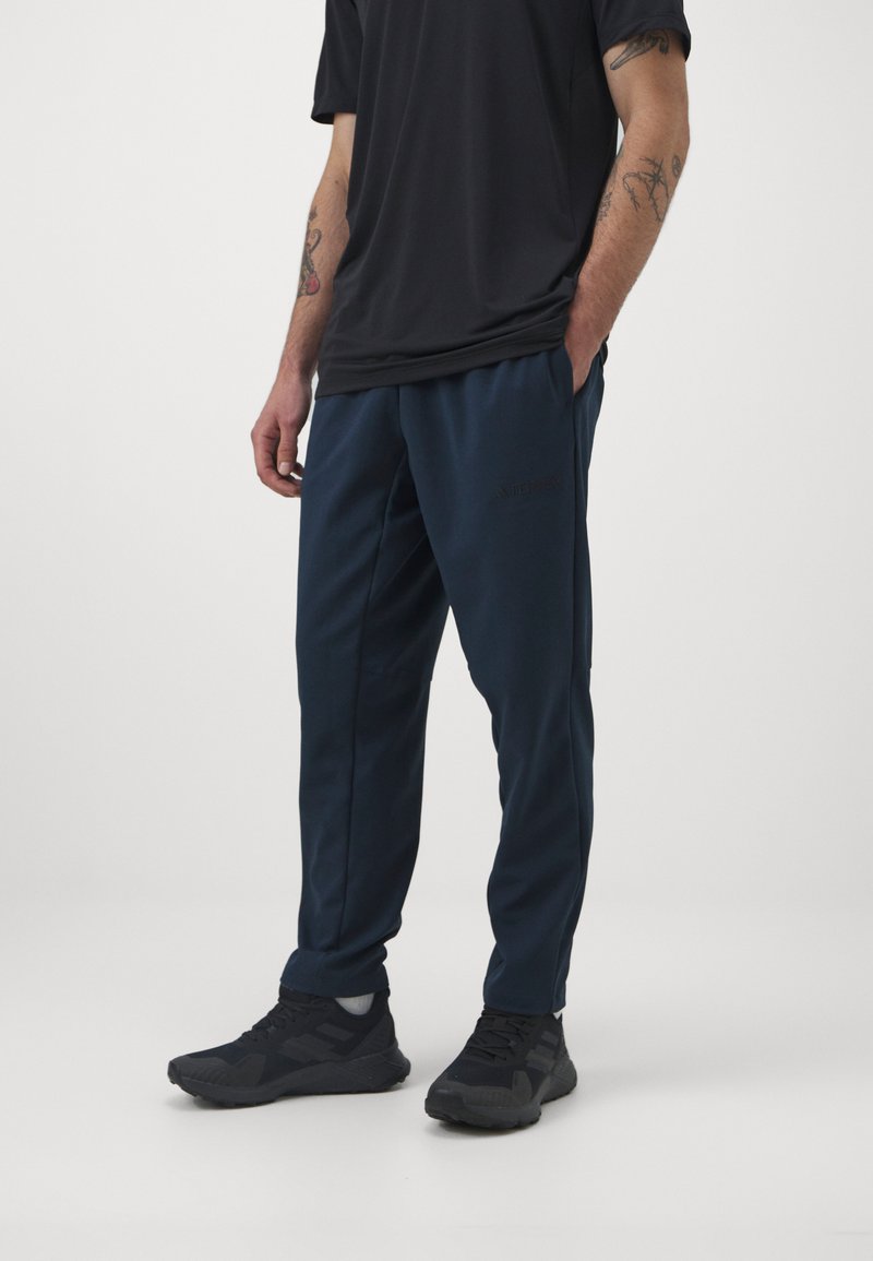 Adidas Terrex MT - Donji dijelovi trenirke - aurora ink