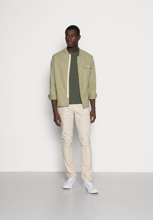 LOGO - Basic T-shirt - dark oliv2