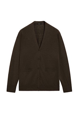 Cardigan marron avec un col en V, manches longues, cinq boutons et deux poches avant. Fabriqué dans un tissu doux avec une finition texturée.