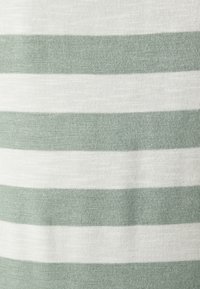 Thumbnail Image 5